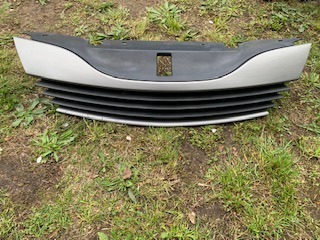 GRILL  ATRAPA PRZÓD RENAULT LAGUNA II 01-05