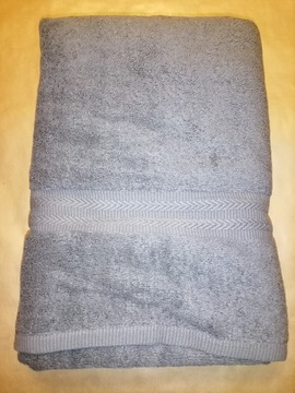 Ręcznik frote 140x70 szary z ozdobnym pasem