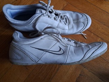 Nike buty sportowe 40.5 białe 