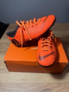 Buty Nike JR Vapor 12 club rozmiar 38.5