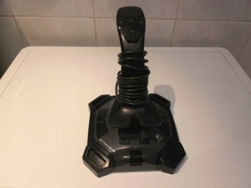 Joystick Logitech Attack 3 -- uszkodzony