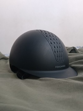 Kask jeździecki marki Fouganza 