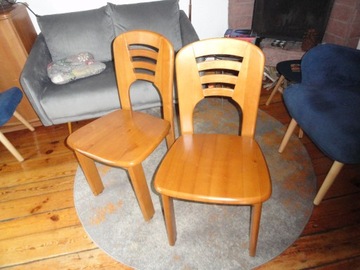 3 krzesła z litego drewna