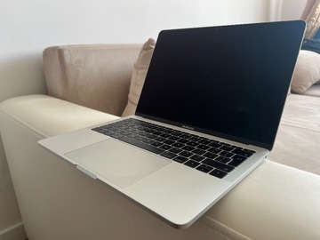 Macbook Pro 13'' i5, 8GB, 256GB, Intel Iris 640