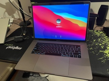 Macbook pro 2019 15 inch i9 512gb