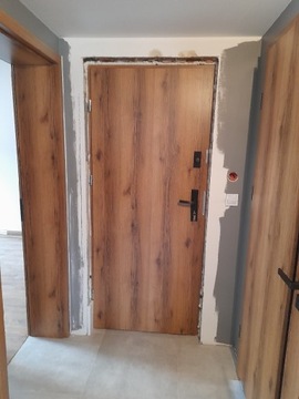 Montaż drzwi,podłog drewnianych i paneli