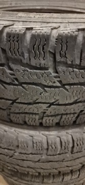 Opony zimowe do busa NOKIAN 225/75R16C  121/120R