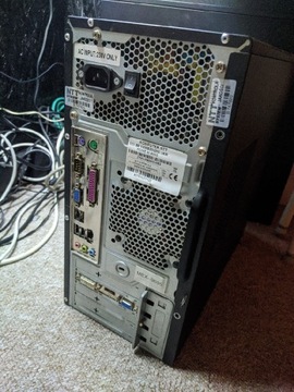 Komputer PC 2,8 GHz 