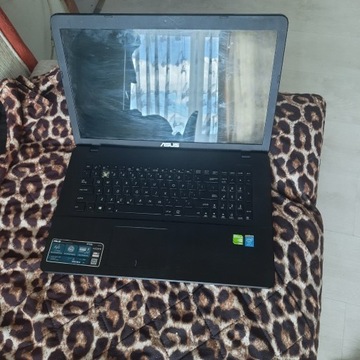 Laptop używany w dobrym stanie Asus r752l cena do 