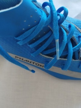 Niebieskie buty piłkarskie korki Nike Phantom Juni
