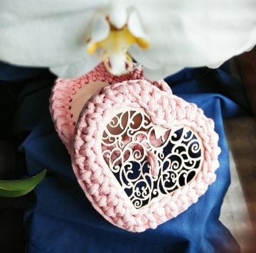 Koszyczek serce z pokrywką handmade 