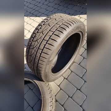 Opony zimowe Hankook 235/45 R17 4 sztuki 