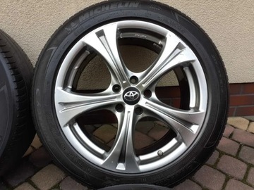 Toyota Piękny komplet Alutec 5x114,3 215/55/18. et