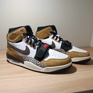 Air Jordan Legacy 312 r. 45 (29 cm) AV3922 102