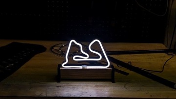 Statuetka NEON LED - Tor Bahrain Lampka F1 