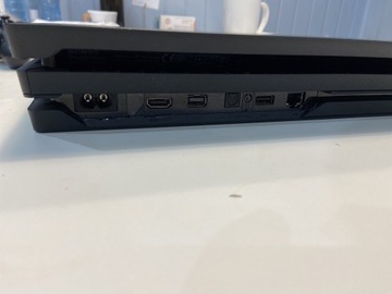 PlayStation 4 PRO 1TB + pad + kabel zasilający