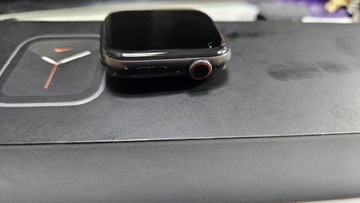 Apple Watch 5 44mm LTE Nike Czarny
