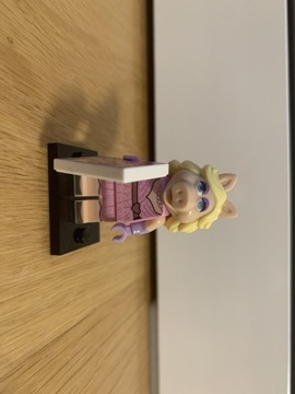 Lego minifigures figurka Miss Piggy