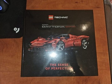 Album Lego Ferrari Daytona SP3 Teh Sense Of Perf..