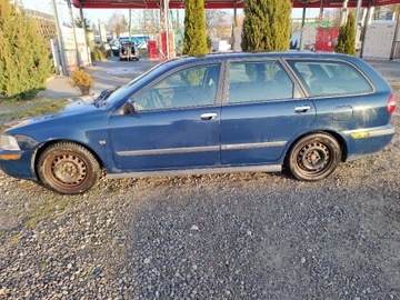 Volvo v 40 1.9 diesel rok 2002