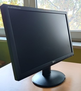 Sprzedam monitor LG W1934S 19" w dobrym stanie