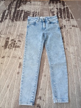 Spodnie jeansowe dla dziewczynki rozmiar 134