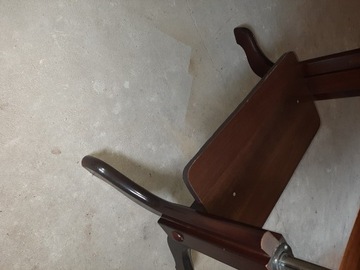 Ława rozkladana z krzesłami