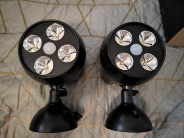 2x lampy reflektorowe na baterie z czujnikiemRuchu