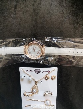 Zestaw biżuterii dla dziewczynki z zegarkiem perły