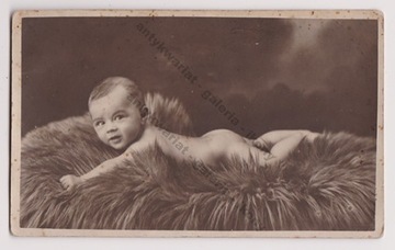 Portret niemowlęcia fotografia sepia