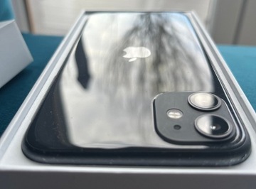 iPhone 11 Black 64 GB