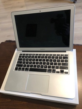 MacBook Air A1466 8 GB RAM/256 SSD - Early 2015