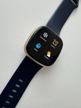 Smartwatch Fitbit Versa 3 - stan bdb