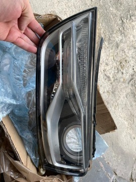 Audi Q3 8U0 Lift lampa reflektor lewa uszkodzona