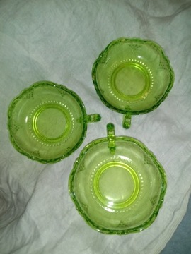 Stare szklane zielone prześliczne kompotierki