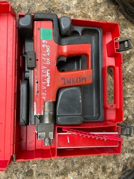 Osadzak HILTI DX 450 z walizką