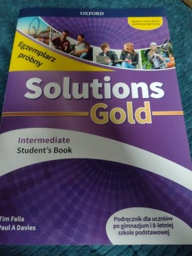 Solutions Gold intermediate student 's Book .