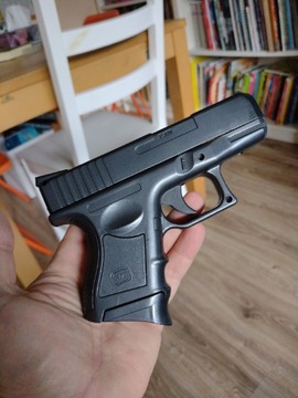 pistolet ASG wyglądający jak Glock sprawny 