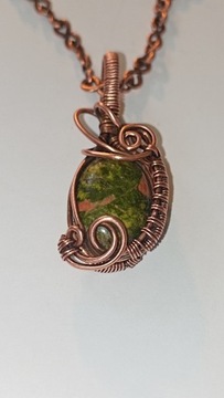 Wisiorek Wire Wrapping z Unakitem