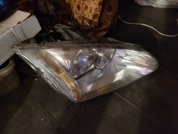 Lampa przednia prawa ford focus 2