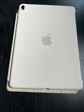 Apple iPad Pro 9,7": Silicone Case + Smart Cover