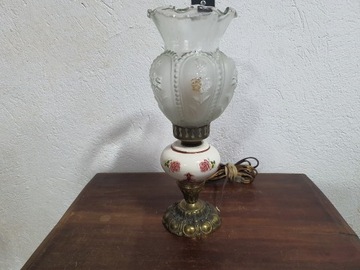 Stylowa mosiężna lampa z kloszem