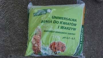 Uniwersalna ziemia do warzyw i kw. FLORO-HUM. 30l