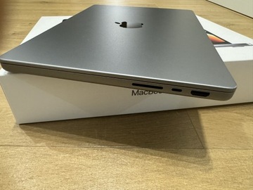 Macbook Pro 14 M1 Pro/16GB/512GB-rękojmia 12.2024
