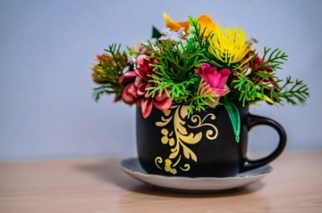 Filiżanka z kwiatami sztucznymi - flowerbox