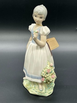 Tengra Porcelanowa figurka dziewczyna z różą 