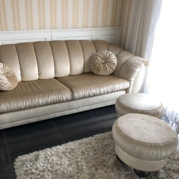 Komplet Sofa + 2 pufki Glamour złoto do salonu