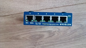 Switch Przełącznik Netgear fs105