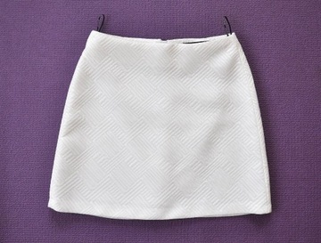 Strukturalna spódnica mini "Reserved"