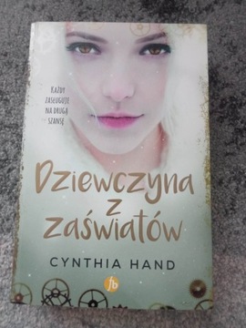 Dziewczyna z zaświatów Cynthia Hand